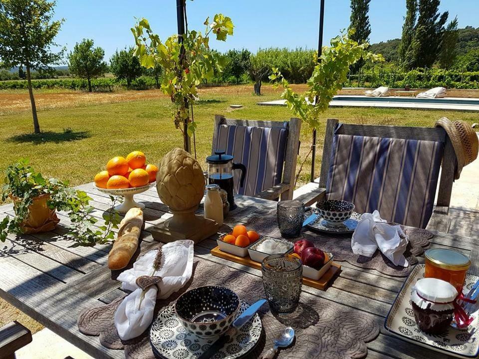 Fontaine De Cerier Bed & Breakfast Castillon-du-Gard Ngoại thất bức ảnh