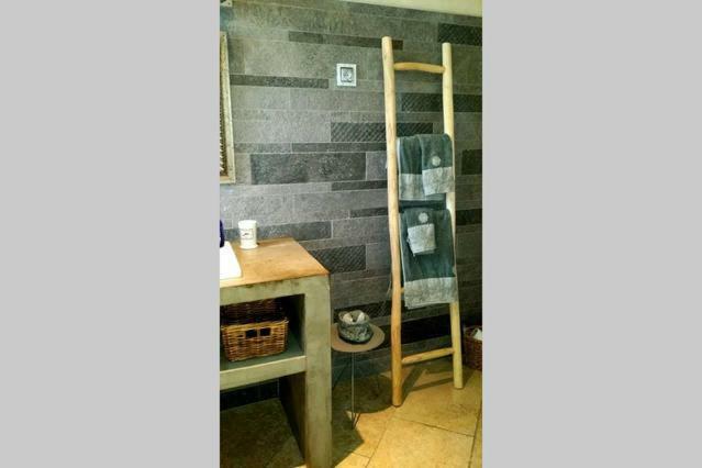 Fontaine De Cerier Bed & Breakfast Castillon-du-Gard Ngoại thất bức ảnh