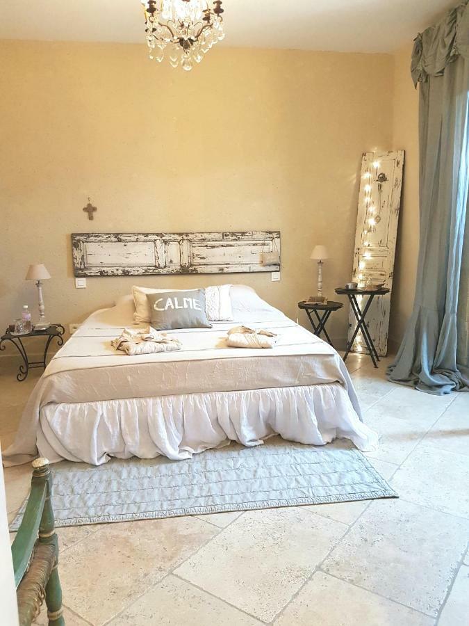 Fontaine De Cerier Bed & Breakfast Castillon-du-Gard Ngoại thất bức ảnh